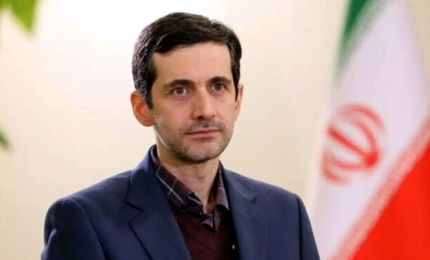چون با ظریف مسئله داشتند فریاد واقانونا بلند شد چون با ظریف مسئله داشتند فریاد واقانونا بلند شد