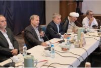 در سفر نمایندگان ادوار خراسان رضوی به منطقه ویژه پارس عنوان شد؛  رحیمی مظفری: استفاده از تجارب نمایندگان ادوار؛ هدفِ سفر به منطقه ویژه پارس/دهقان: نمایندگان ادوار؛ مخزن تجربه