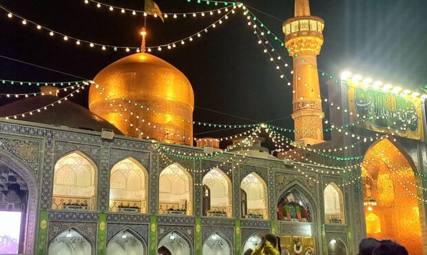 شب میلاد امام رضا (ع) به روایت تصویر شب میلاد امام رضا (ع) به روایت تصویر