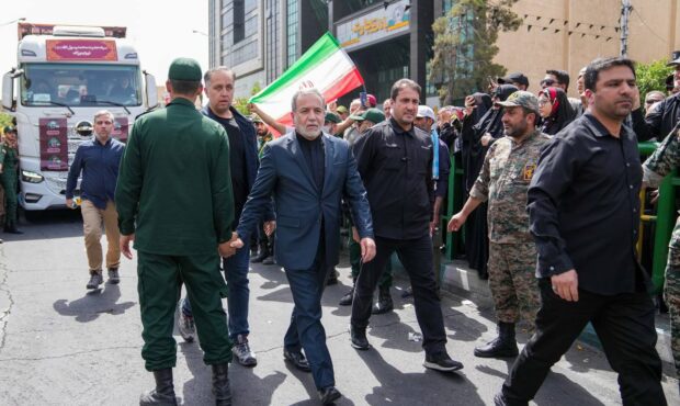 عراقچی: ایران، وطن من و تن من با واژۀ «تسلیم» بیگانه است عراقچی: ایران، وطن من و تن من با واژۀ «تسلیم» بیگانه است