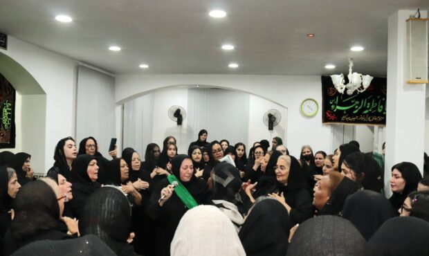 مراسم شب تاسوعا در حسینیه سید کریم بوشهر/ روایتی از همبستگی زنانه مراسم شب تاسوعا در حسینیه سید کریم بوشهر/ روایتی از همبستگی زنانه