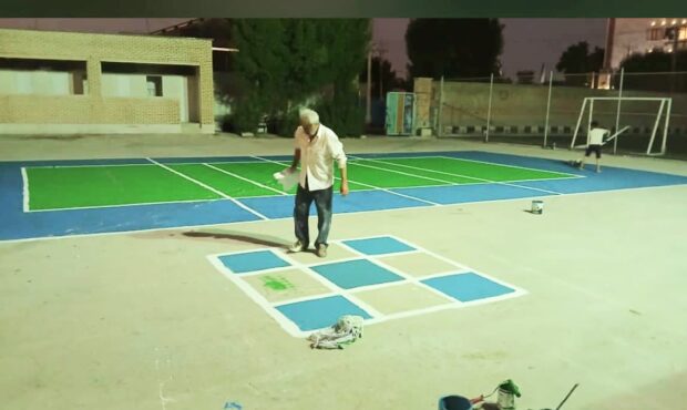 چگونه یک معلم بازنشسته به مدرسه نشاط می بخشد؟ چگونه یک معلم بازنشسته به مدرسه نشاط می بخشد؟