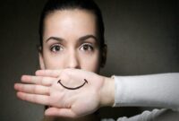 چرا صحبت درباره افسردگی هنوز تابو است؟ سکوتی که جان میگیرد چرا صحبت درباره افسردگی هنوز تابو است؟ سکوتی که جان میگیرد