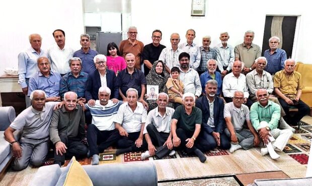 دیدار پیشکسوتان فوتبال با خانواده مرحوم محمدرضا صالحیزاده (مخال) دیدار پیشکسوتان فوتبال با خانواده مرحوم محمدرضا صالحیزاده (مخال)