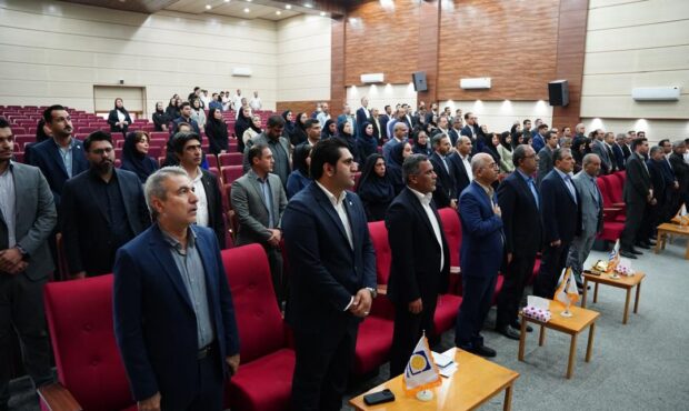 با حضور مسئولان استانی، مدیران شرکت های بیمه و دستگاه های همکار، همایش گرامیداشت روز بیمه در بوشهر برگزار شد. با حضور مسئولان استانی، مدیران شرکت های بیمه و دستگاه های همکار، همایش گرامیداشت روز بیمه در بوشهر برگزار شد.