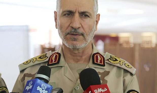 کشف قريب به ۳۰۰۰ چاقوي ضامن دار آمريکایی از يک شناور در بوشهر